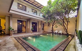 Escotel Casa De Luga